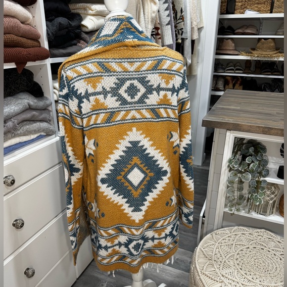 Aztec/Geometric Cardigan - Picture 2 of 5